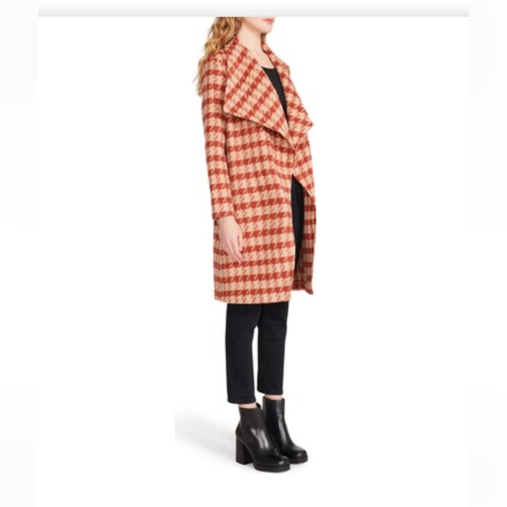 BB Dakota by Steve Madden Houndstooth drape coat